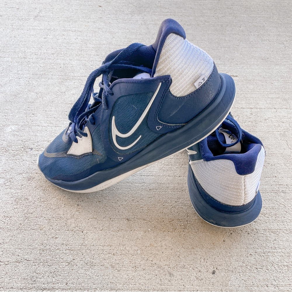 Nike Kyrie 5 Low TB Navy Midnight White